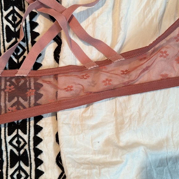 Victoria secret bra clip in the front - Picture 6 of 10